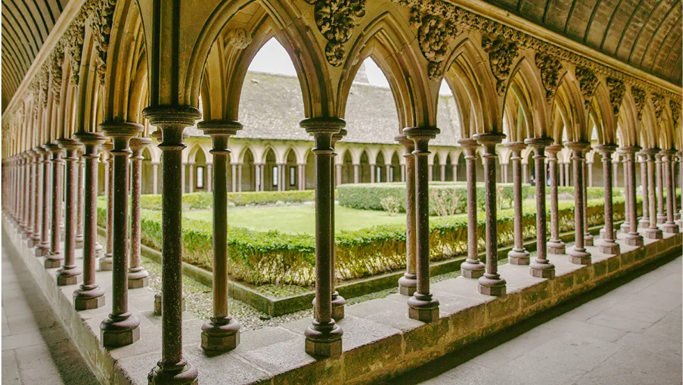 Abbaye du Mont Saint-Michel pendant la marée